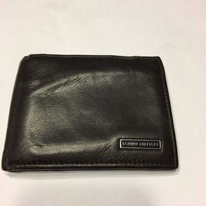 Tommy Hilfiger men bi-fold wallet